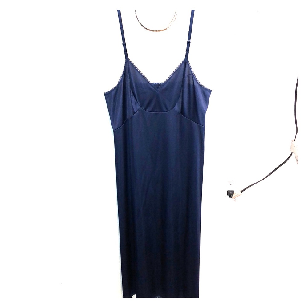 NWOT! VanityFair 💙 Navy Blue Silky Sleepwear